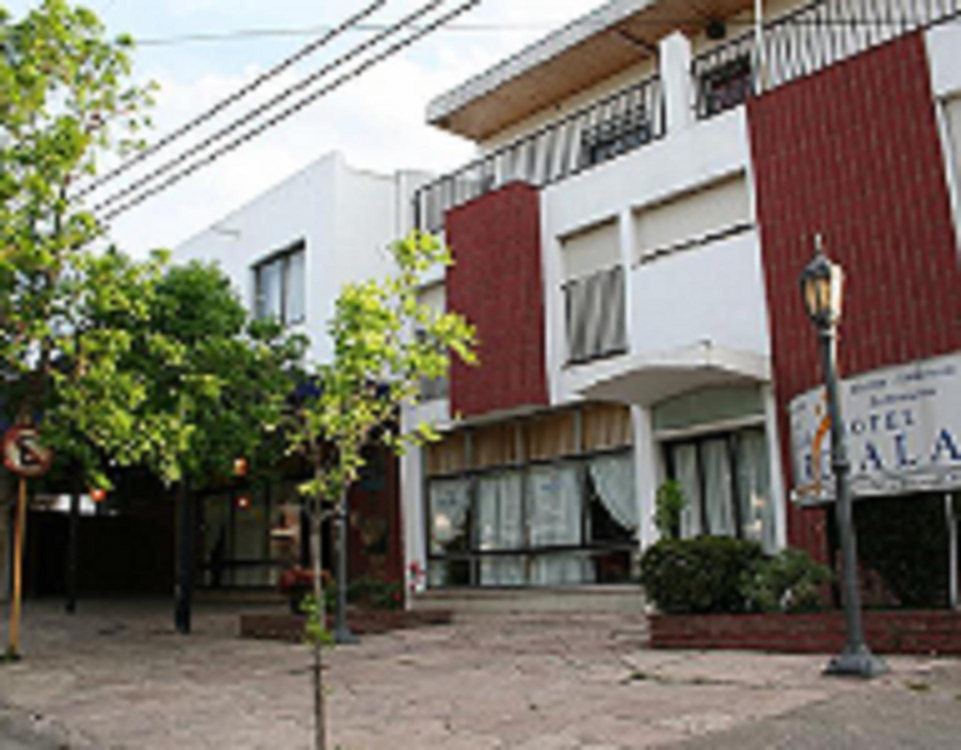 Hotel Marciala Villa Carlos Paz Exterior photo
